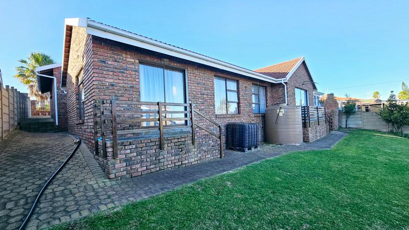 3 Bedroom Property for Sale in Dana Bay Western Cape
